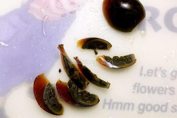 金鱼皮蛋豆腐的做法图解6