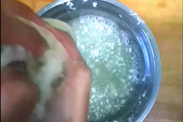 猪肉白菜馅的做法图解3