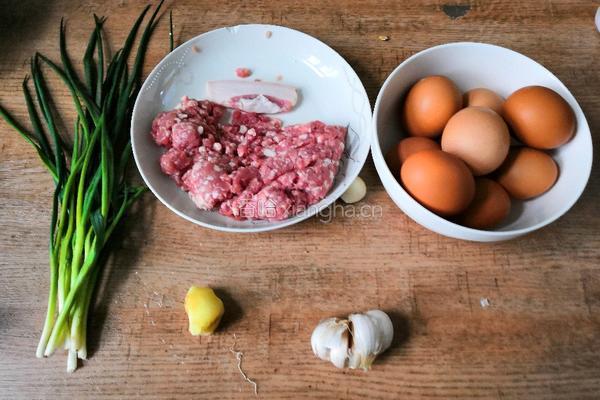 鸡蛋肉卷的做法图解1