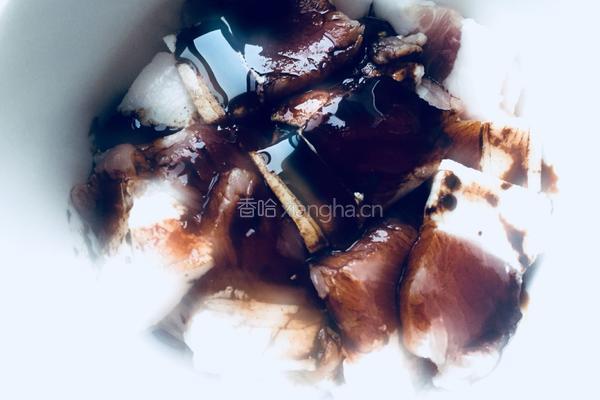 豆角土豆蘑菇肉焖面的做法图解2