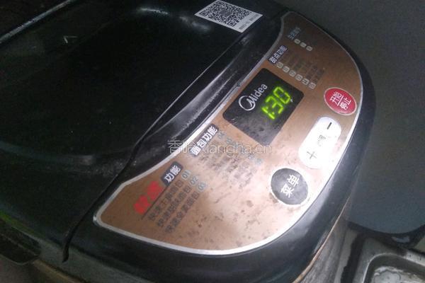 牛奶香蕉鸡蛋发糕的做法图解7