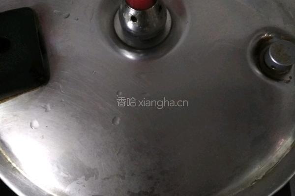 大骨干贝香菇粥的做法图解3