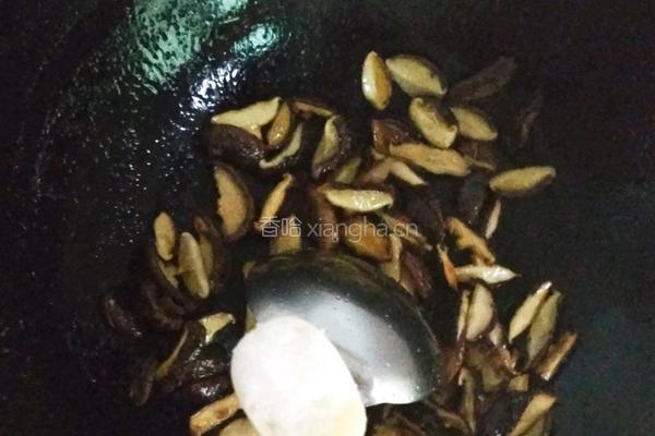 大骨干贝香菇粥的做法图解5