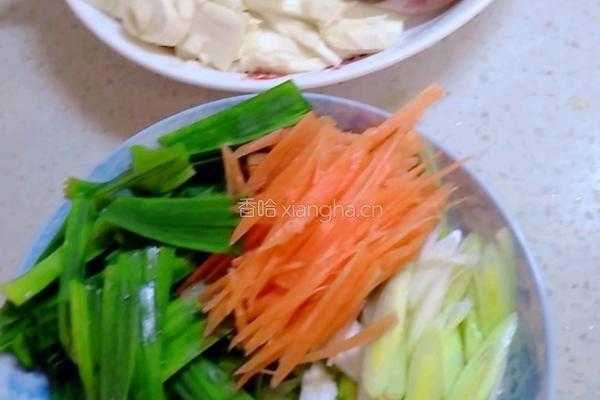 冬笋炒腊肉的做法图解2