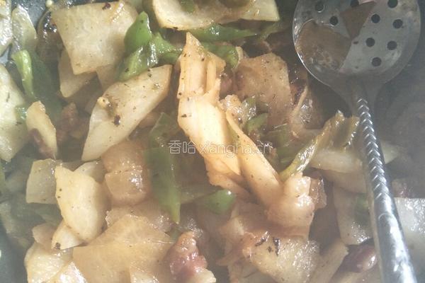 腊肉炒地瓜的做法图解4