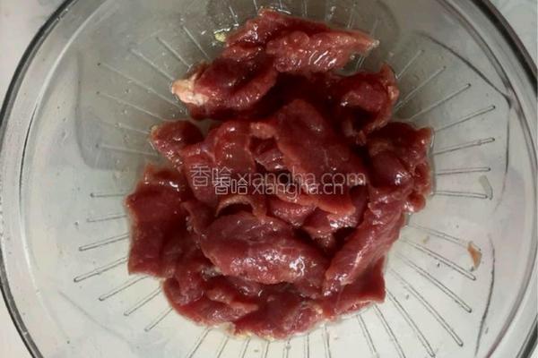 牛气冲天（葱爆牛肉）的做法图解2
