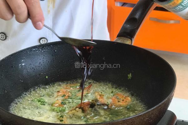 劲葱劲蒜鲜虾粉丝煲的做法图解7