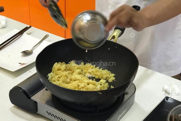 海鲜芝士焗饭的做法图解4
