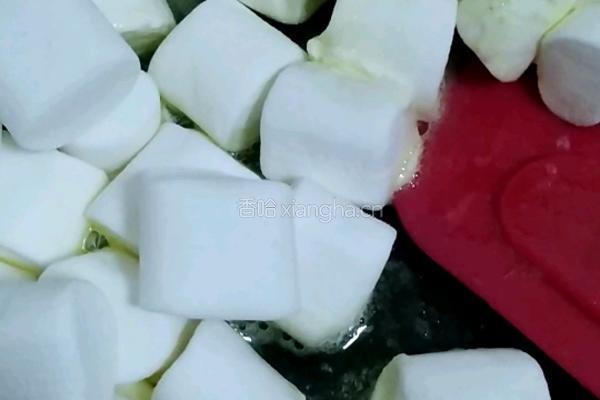 玫瑰蔓越莓牛扎糖的做法图解4