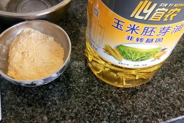 玉米面蛋糕卷的做法图解1