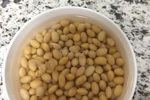 豆浆（无豆浆机）的做法图解1