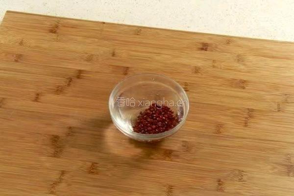 红豆薏米粥的做法图解1