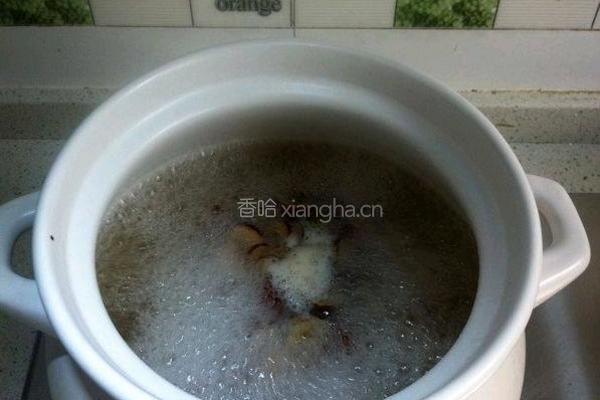 小米红枣粥的做法图解3