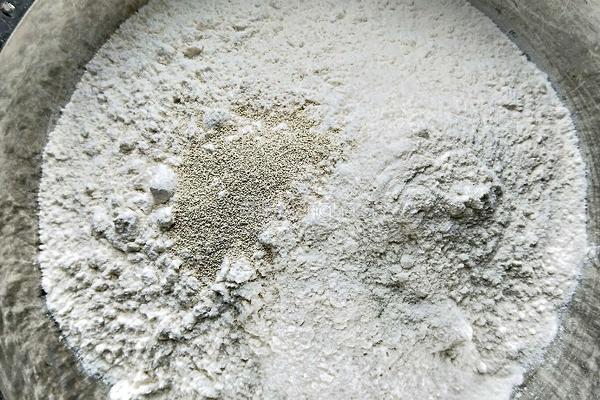 韭菜豆腐馅儿饼的做法图解1