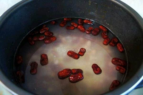 粗粮八宝粥粥的做法图解2