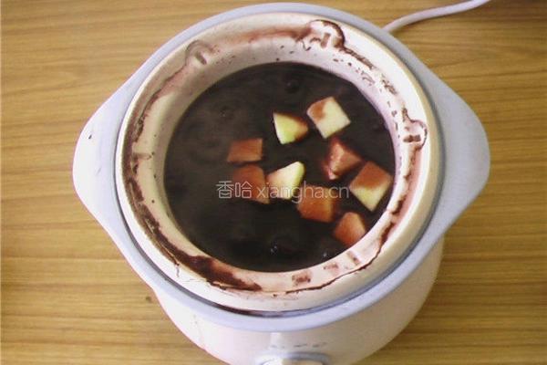 黑米红豆苹果粥的做法图解5