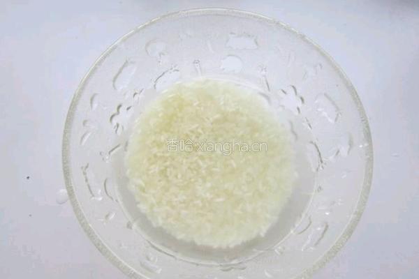 银耳粥雪梨粥的做法图解3