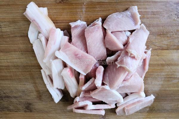白菜炒肉的做法图解3