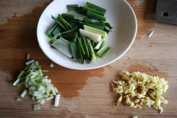  孜然肉片萝卜丝的做法图解3