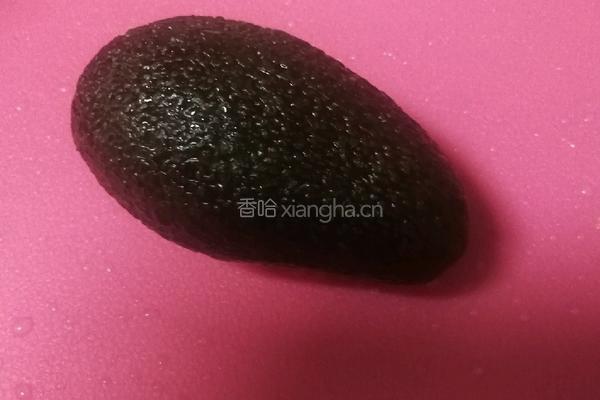牛油果沙拉的做法图解1