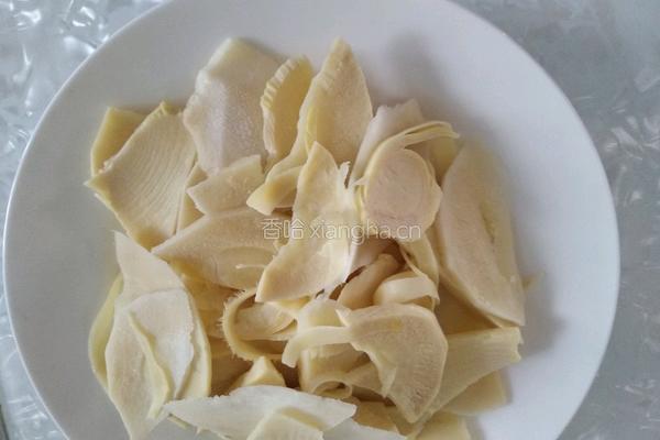 冬笋酸菜炒五花肉的做法图解3