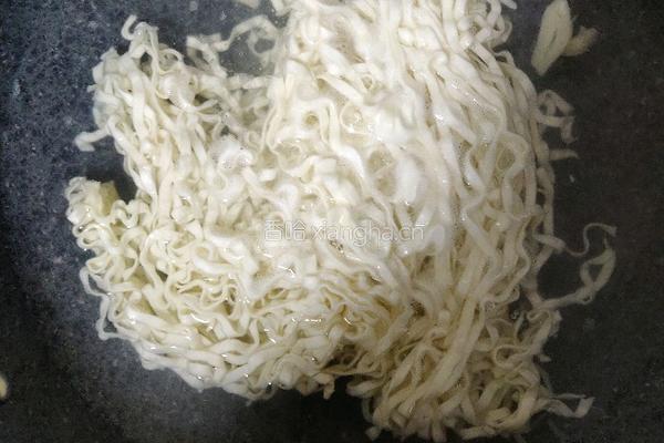 老干妈酱油捞面的做法图解5