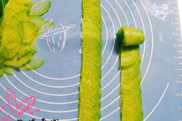 爽口萝卜花的做法图解3