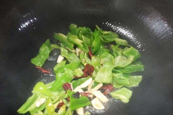 小炒荷包蛋的做法图解3