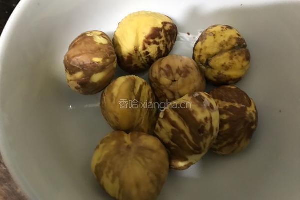 栗子烧鸡的做法图解1