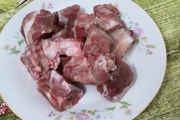糖醋排骨的做法图解1