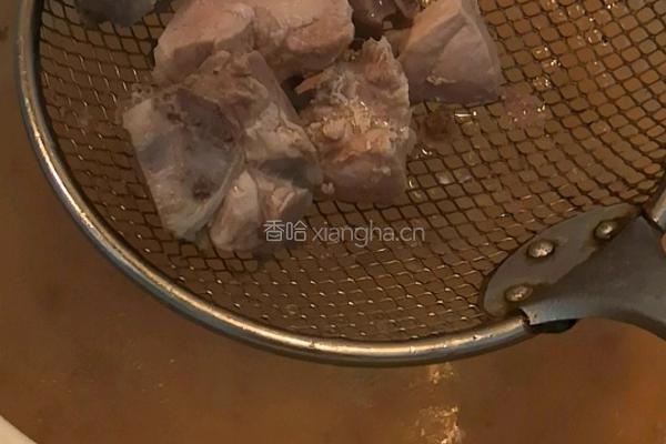糖醋排骨的做法图解3