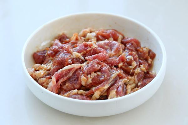儿菜炒肉片的做法图解2