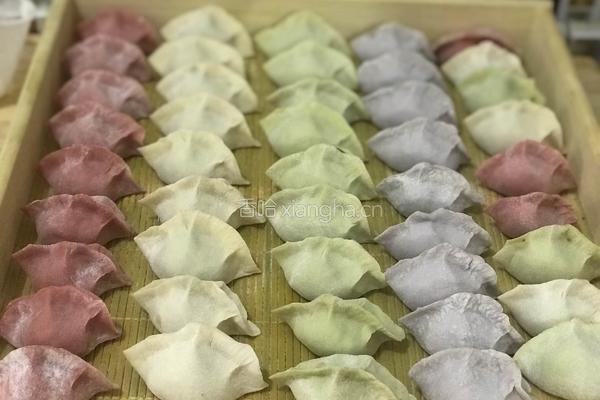 韭菜虾仁肉彩色水饺的做法图解7