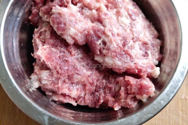 豆腐蒸瘦肉的做法图解1