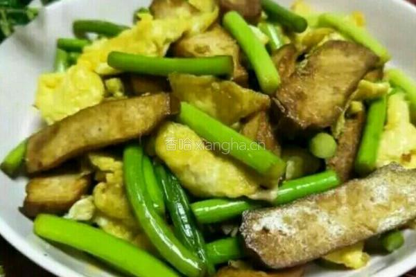 豆干蒜薹炒鸡蛋