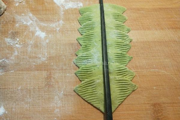 新文美食 菠菜玫瑰面点的做法图解10