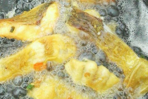 酥脆香辣炸鱼块的做法图解11