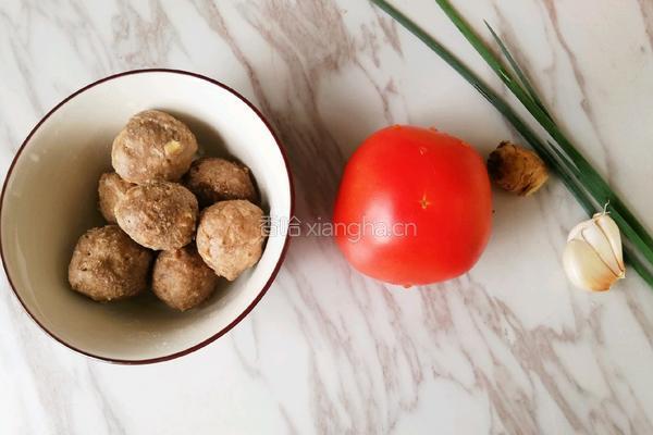 番茄牛肉丸汤的做法图解1