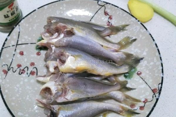 香煎酥鱼的做法图解1