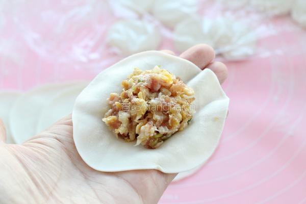 猪肉酸菜馅饺子的做法图解9