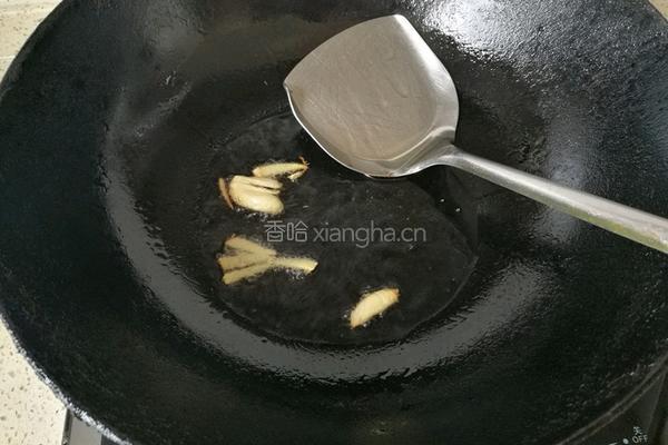 萝卜牛腩蘑菇煲的做法图解3