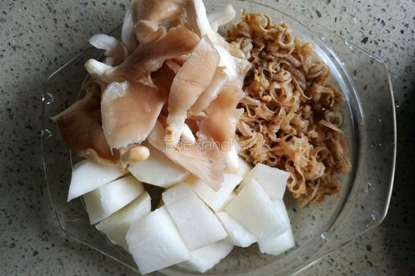 萝卜牛腩蘑菇煲的做法图解7