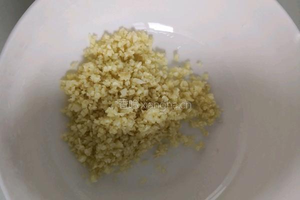 蒜蓉蜂蜜鸡翅的做法图解2