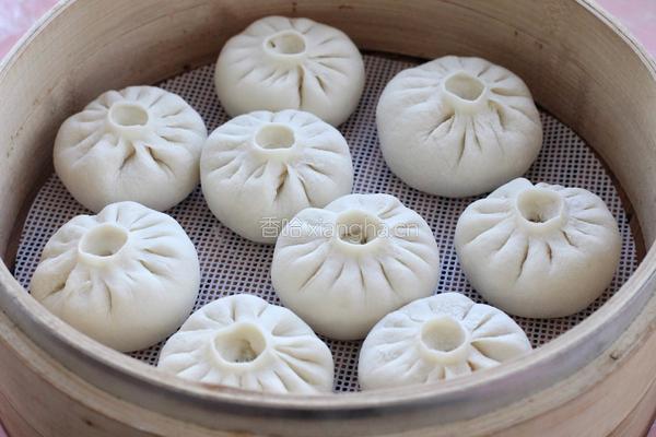 东北猪肉酸菜馅包子的做法图解11
