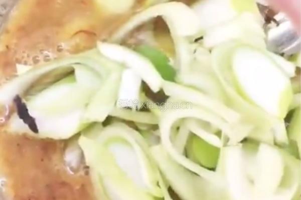 天津菜#虾酱炒鸡蛋的做法图解4