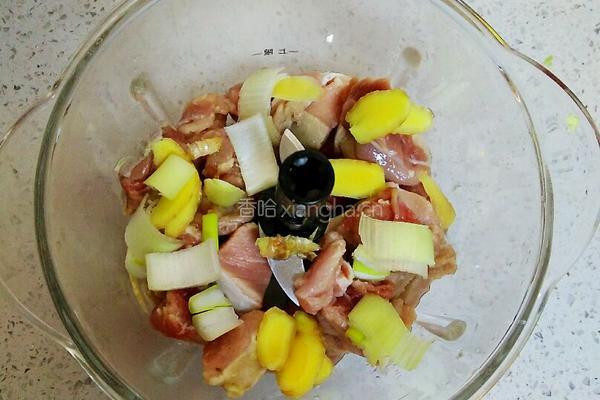 韭菜猪肉饺子的做法图解2