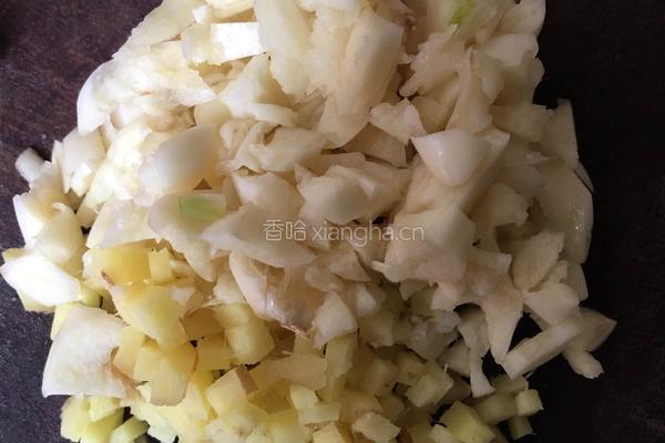 鲜虾仁炒核桃仁。的做法图解3