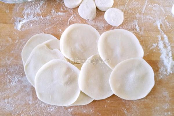 菠菜豆腐饺子的做法图解17