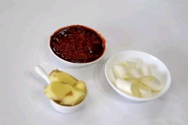 腐乳猪蹄的做法图解3