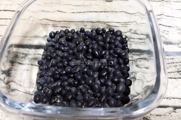 黑豆黑芝麻浆（破壁机版）的做法图解1